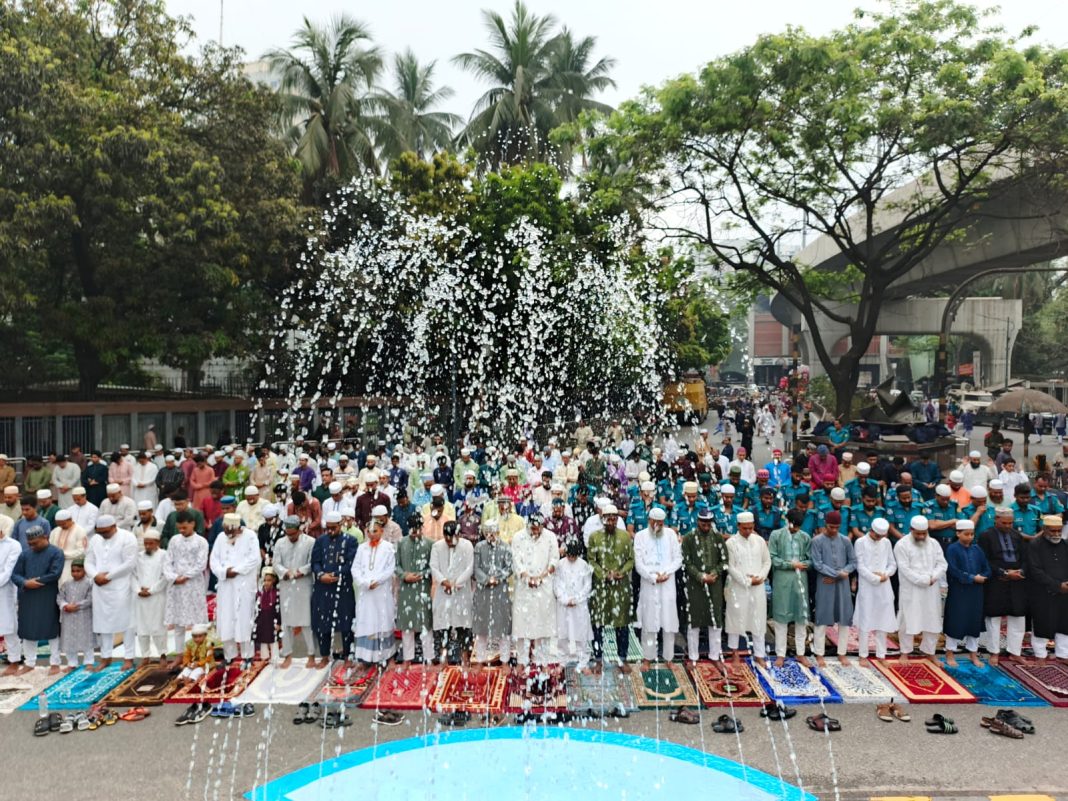 জাতীয় ঈদগাহে ঈদুল ফিতরের প্রধান জামাত অনুষ্ঠিত