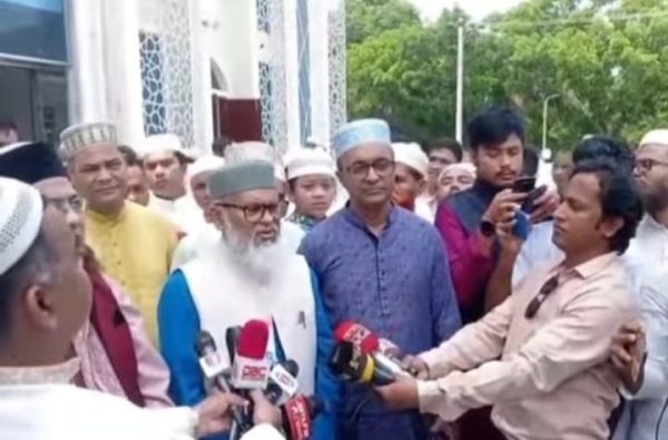 কক্সবাজারে সাম্প্রদায়িক নৈরাজ্য আর ভুল বুঝাবুঝি নেই : ধর্ম উপদেষ্টা