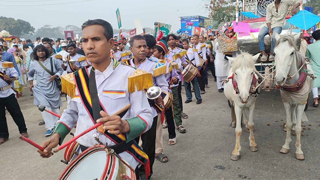 সুলতানি আমলের কায়দায় ঈদ আনন্দ মিছিল