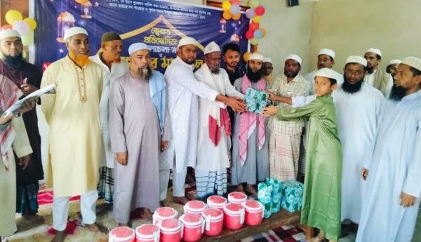 মিনাবাজারে ইসলাহুল উম্মাহ ফাউন্ডেশনের কুরআন প্রতিযোগিতা সম্পন্ন