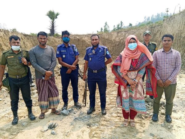 সাতকানিয়ায় মাটি কাটায় লাখ টাকা দণ্ড