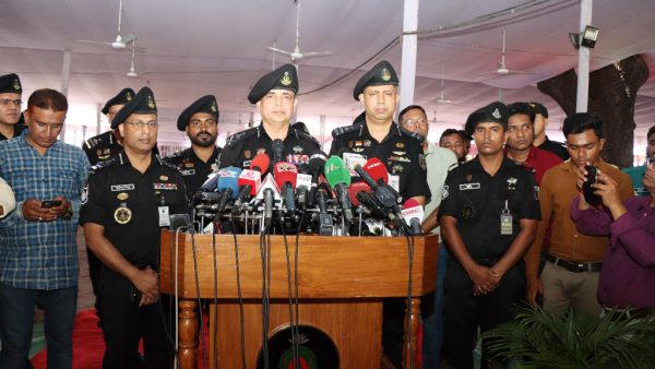 ঈদে নাশকতা প্রতিরোধে অনলাইনেও নজর রাখছে র‍্যাব