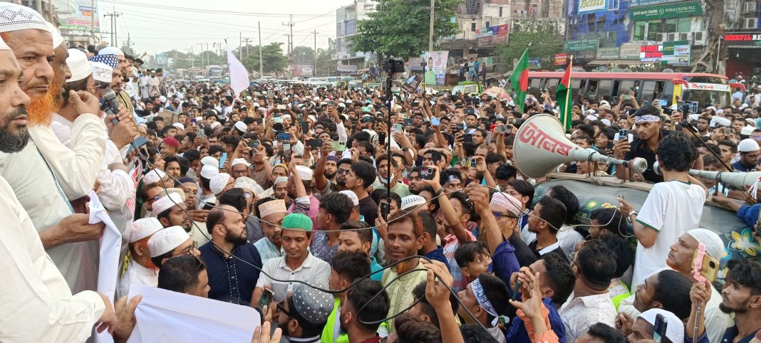 ফিলিস্তিনে ইসরাইলী বর্বরতার প্রতিবাদে কেরানিহাটে লাখো জনতার বিক্ষোভ