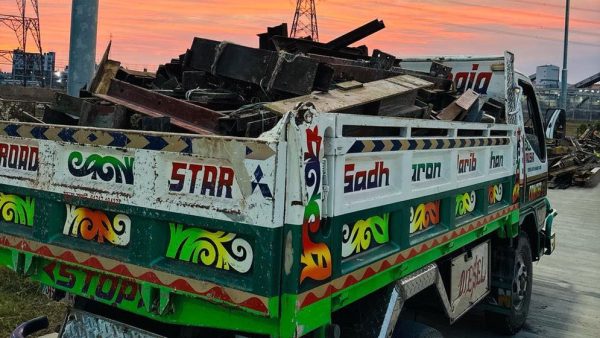 মাতারবাড়িতে চুরি হওয়া কোটি টাকার মালামাল উদ্ধার করেছে নৌবাহিনী