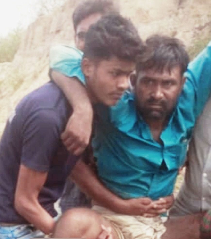 সীমান্তে স্থলমাইন বিস্ফোরণে পা উড়ে গেল যুবকের